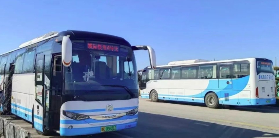 乘坐城際4號(hào)線，打卡布魯維斯、那香海、海草部落，連線貓頭山、火炬八街。